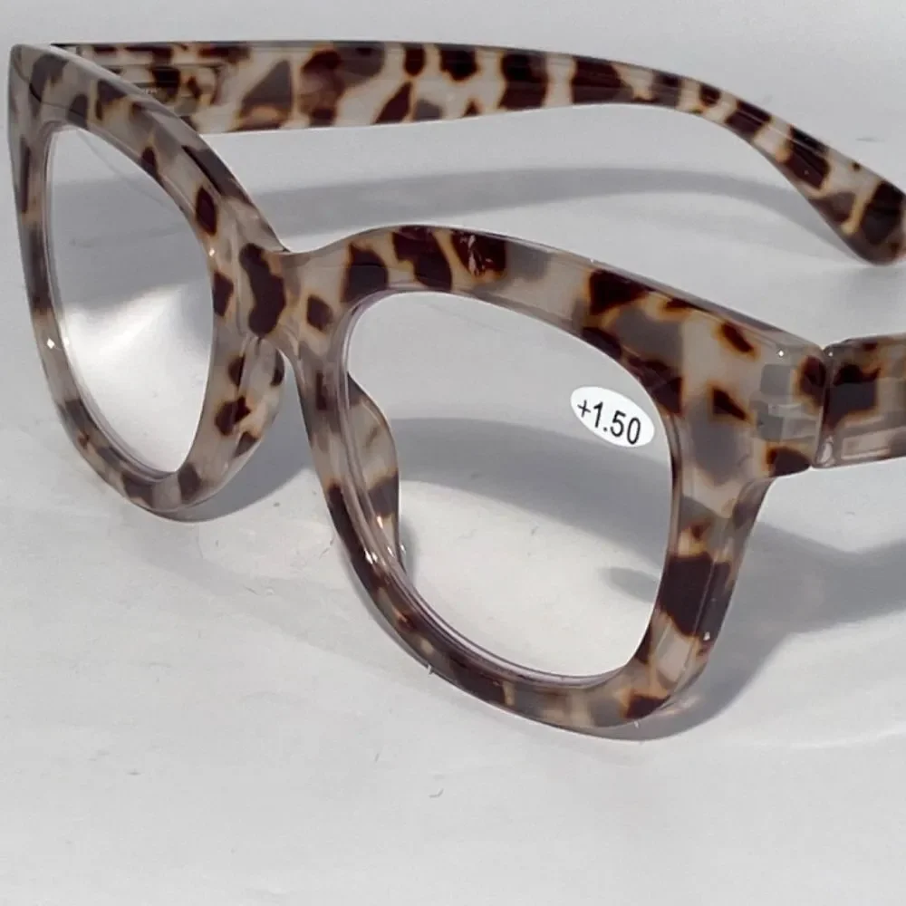 1389 Mona Oversize Reading Glasses 1.50 Readers Light Tortoise Frames NWT